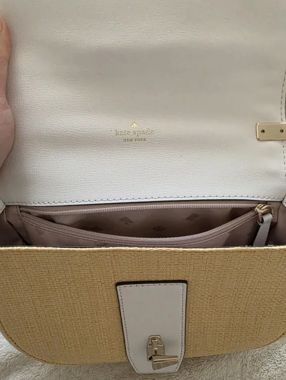 KATE SPADE White and Natural Crossbody Shoulder Bag with Heart Clasp